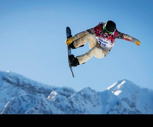 Shaun White Snowboarding