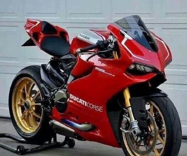 Ducati VS. Super-Bikes