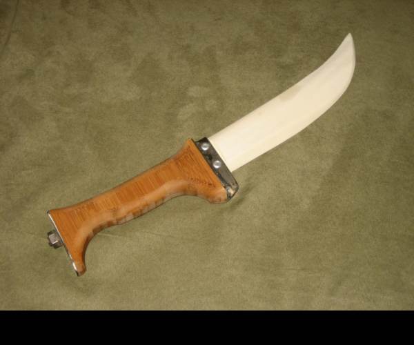Blade & Bones